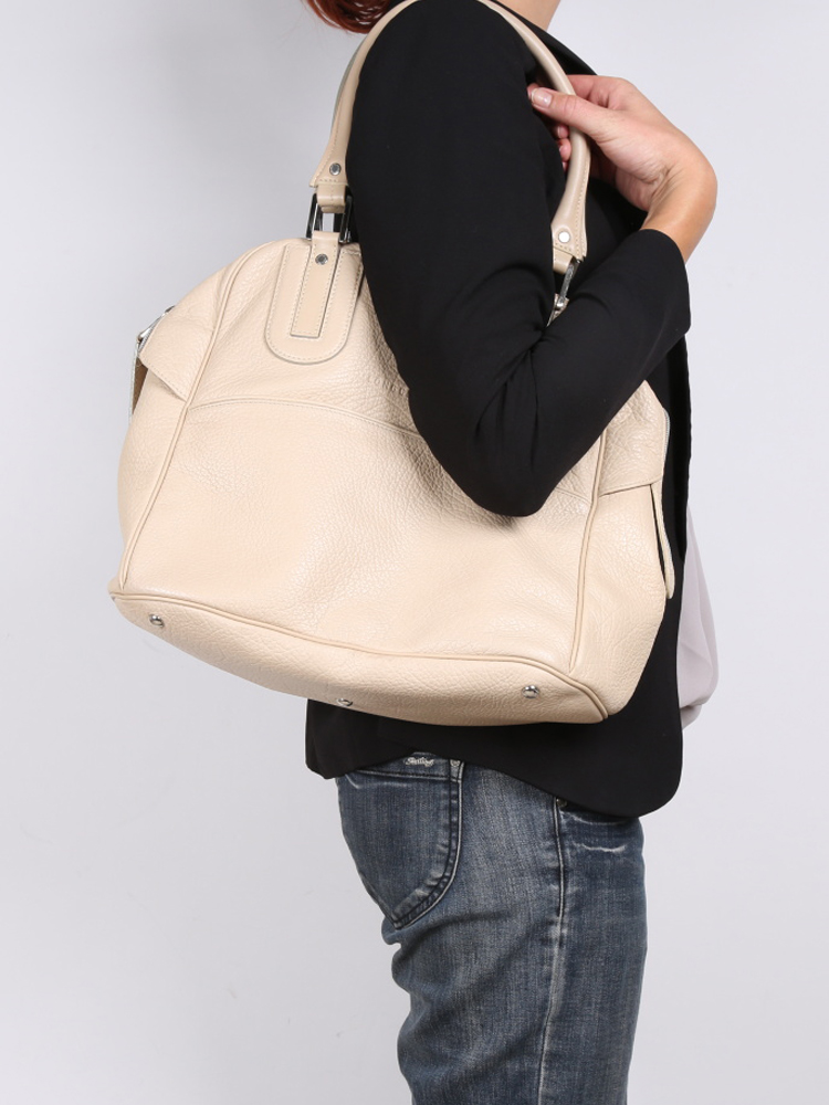 Longchamp cosmos store