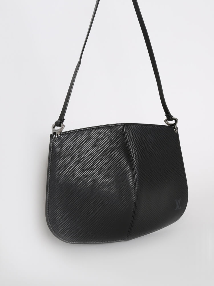 Louis Vuitton - Pochette Demi Lune Epi Leather