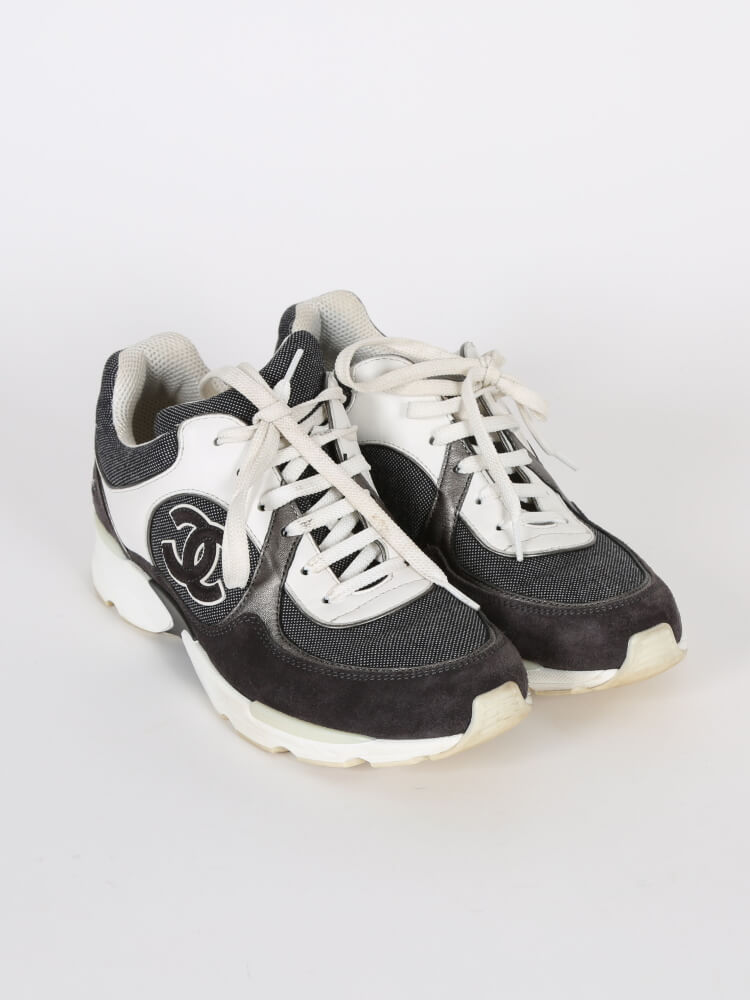 Chanel - Cruise Grey Canvas Suede CC Trainer Sneakers 37,5
