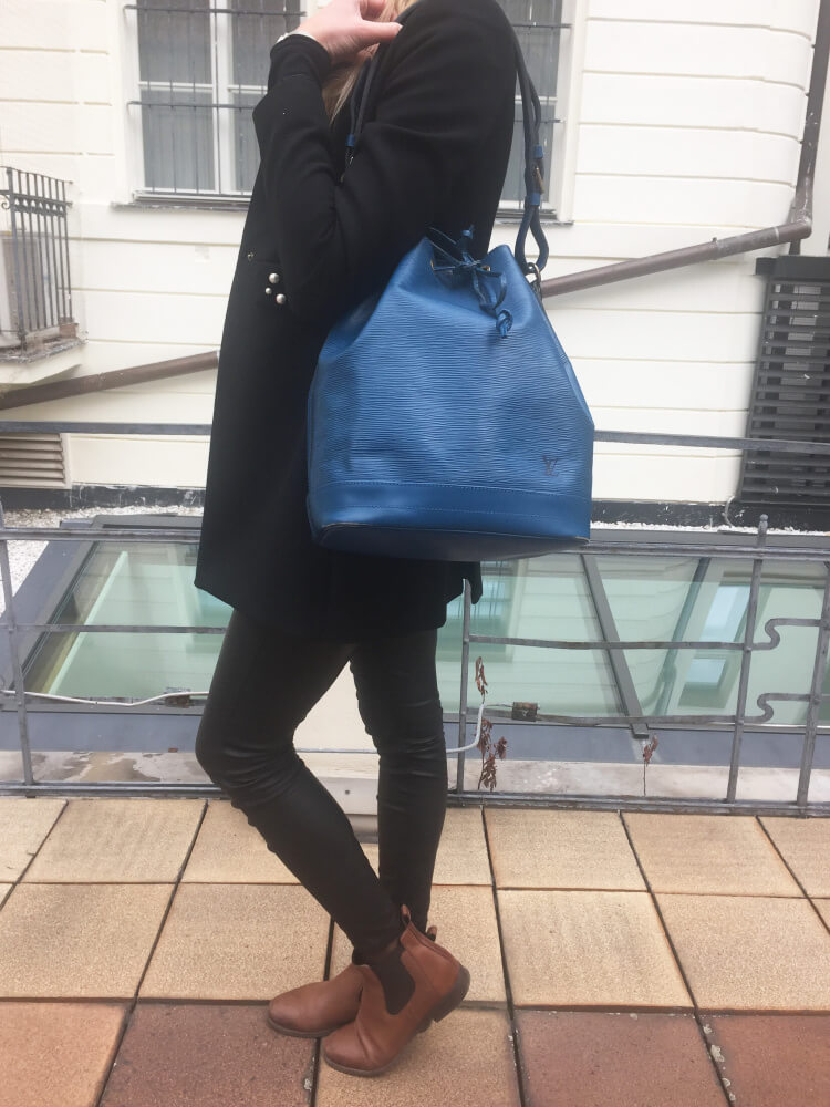 Authentic Louis Vuitton Blue Handbag in EPI Leather