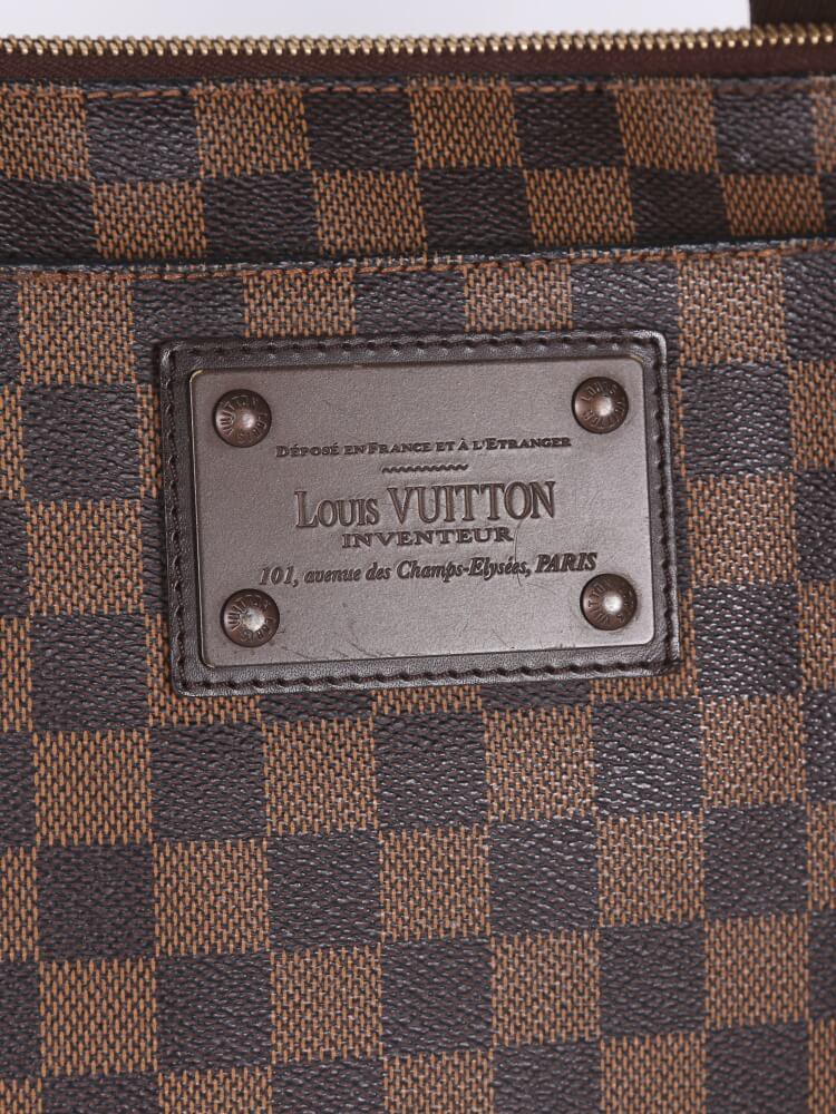 Louis Vuitton Damier Ebene Pochette Plate Brooklyn QJBEIHDM0B010