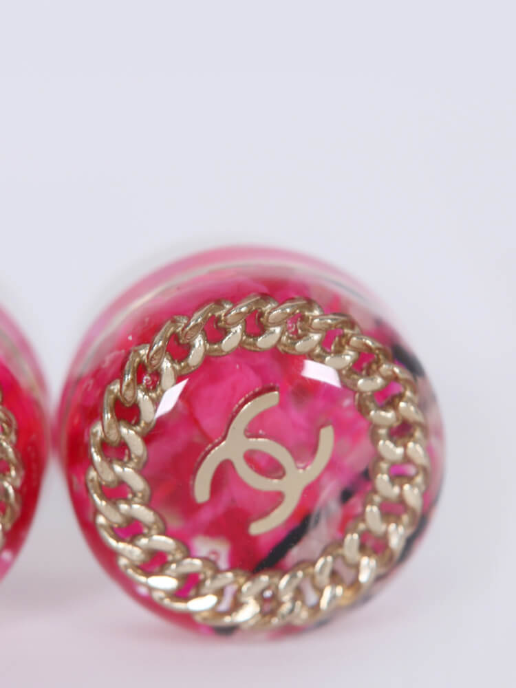 Chanel 19S 2019 long pierced CC pink bead Pearl dangle earrings –  HelensChanel