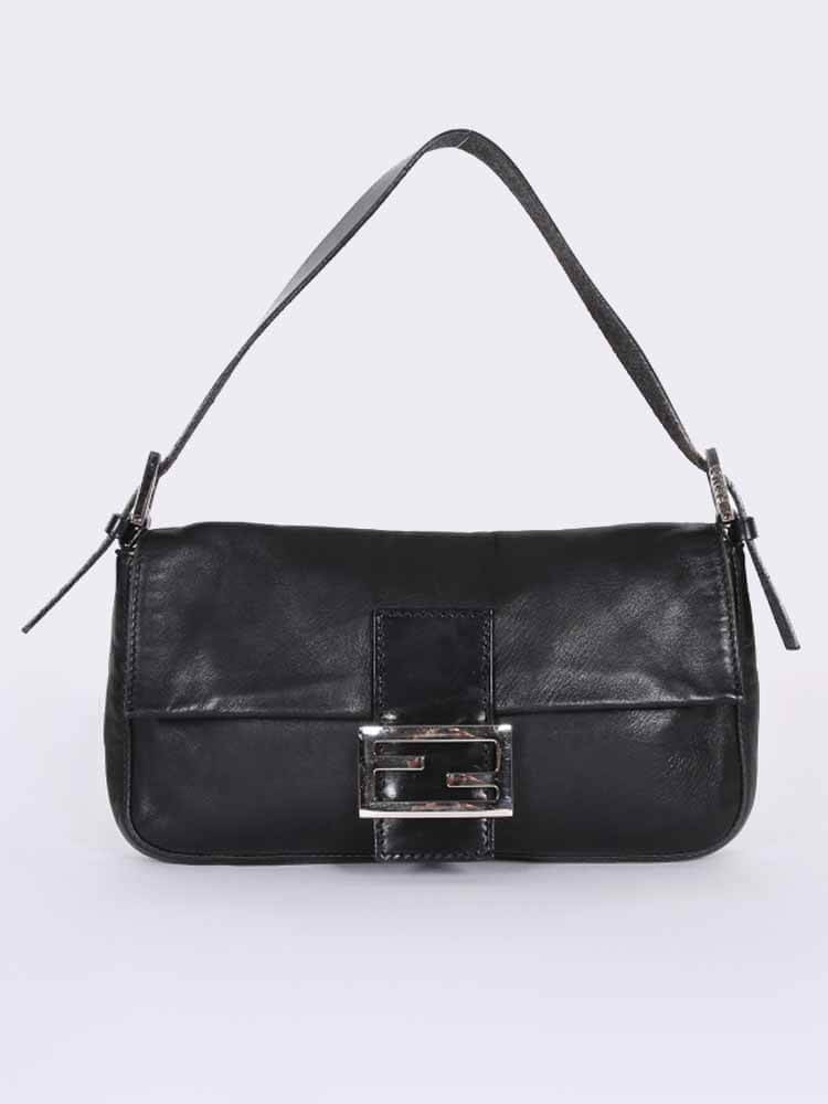 Fendi - Baguette Leather Shoulder Bag Black | www.luxurybags.eu