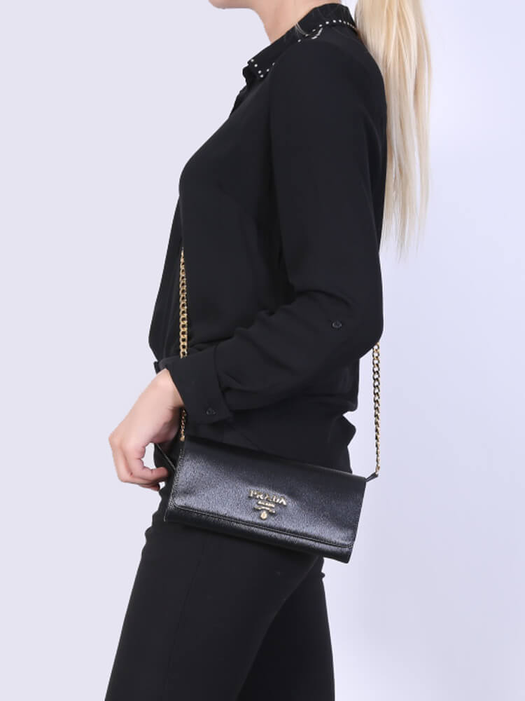 Prada - Vitello Move Wallet On Chain Nero | www.luxurybags.eu