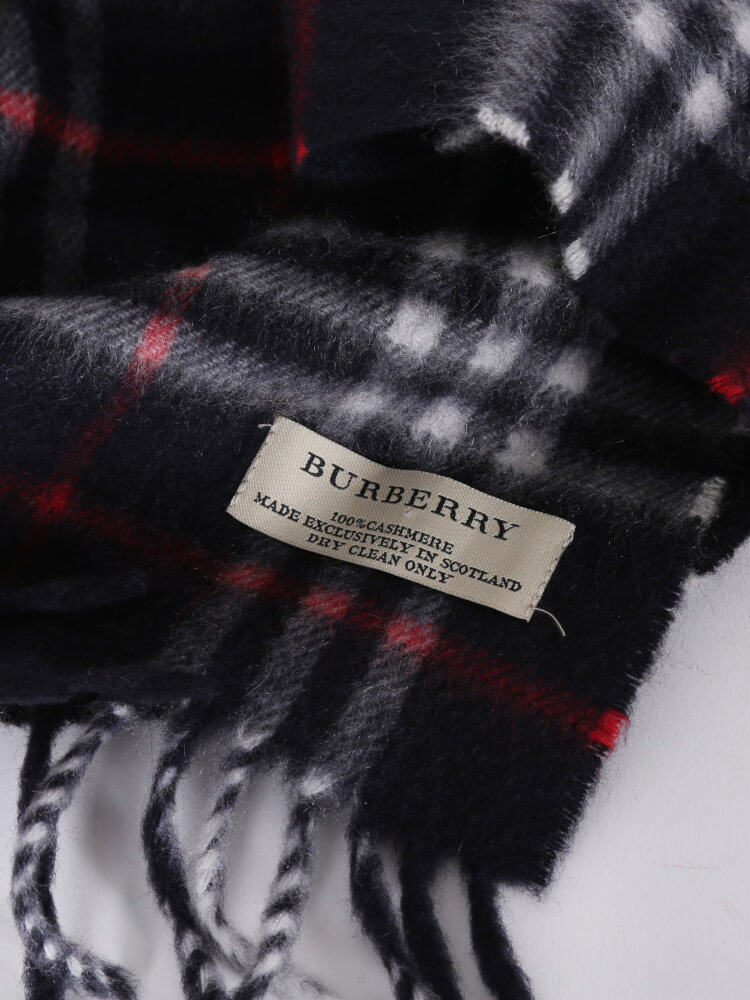Burberry Vintage Check Cashmere Scarf Black www.luxurybags.eu