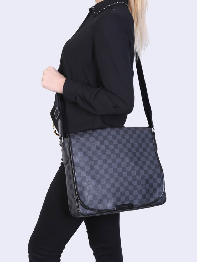 Daniel mm satchel silk bag Louis Vuitton Black in Silk - 28286260