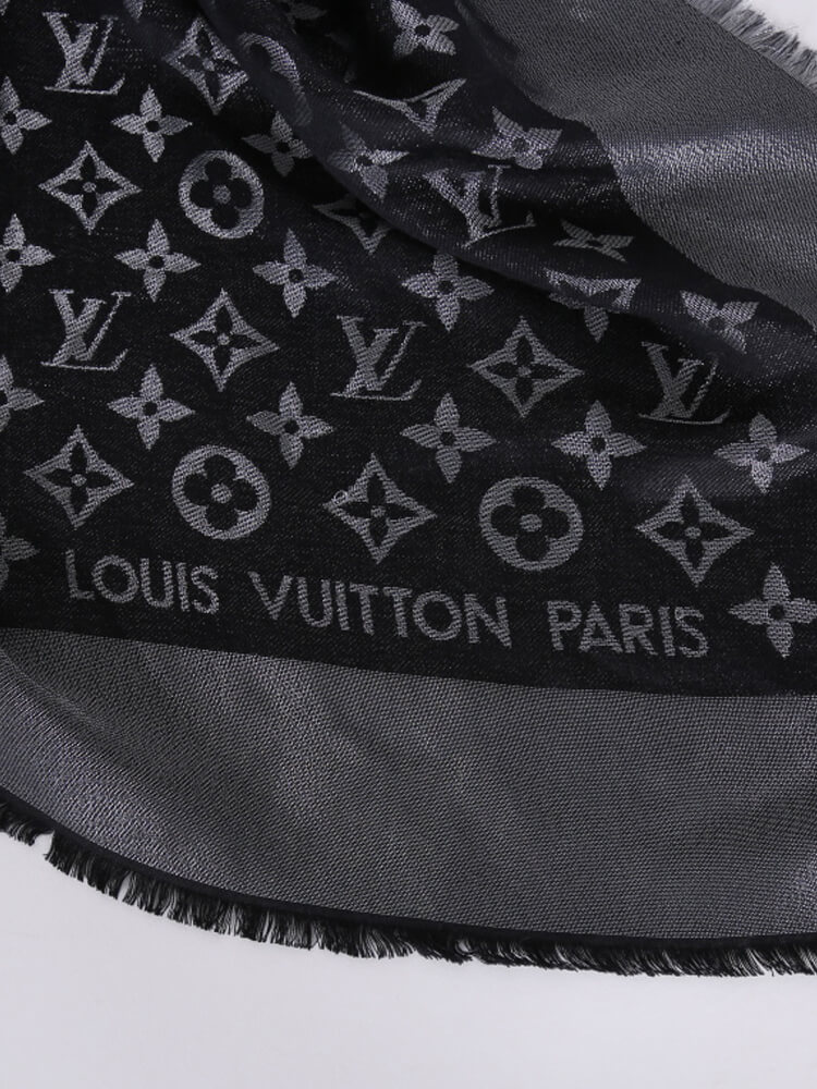 Louis Vuitton Chale monogram black with gold lurex Silk ref.401775