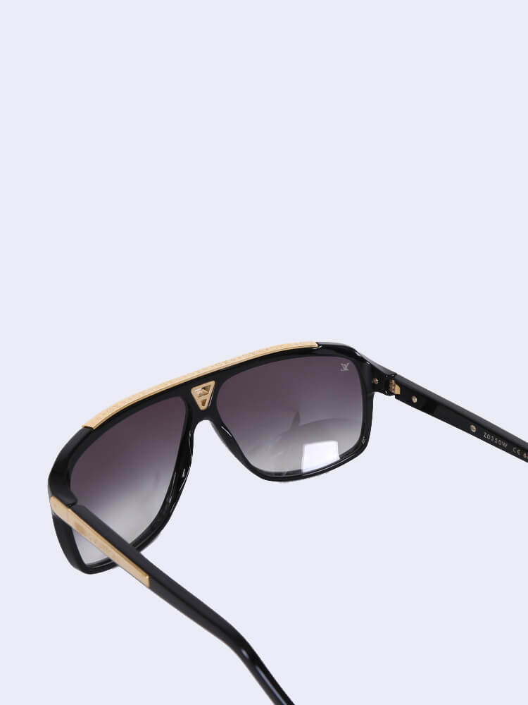 Sunglasses Louis Vuitton Black in Plastic - 18615307