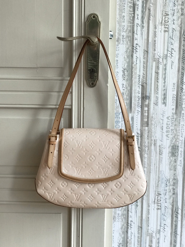 Louis Vuitton Biscayne Bay GM Shoulder Bag