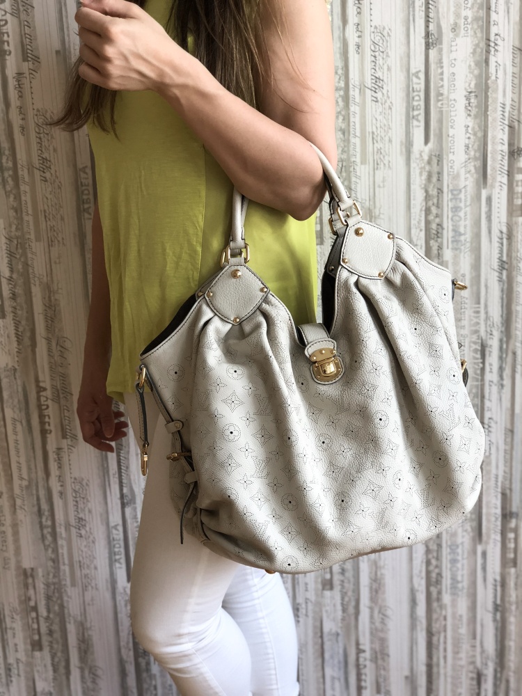 Louis Vuitton Xlg Cream Mahina Shoulder Bag