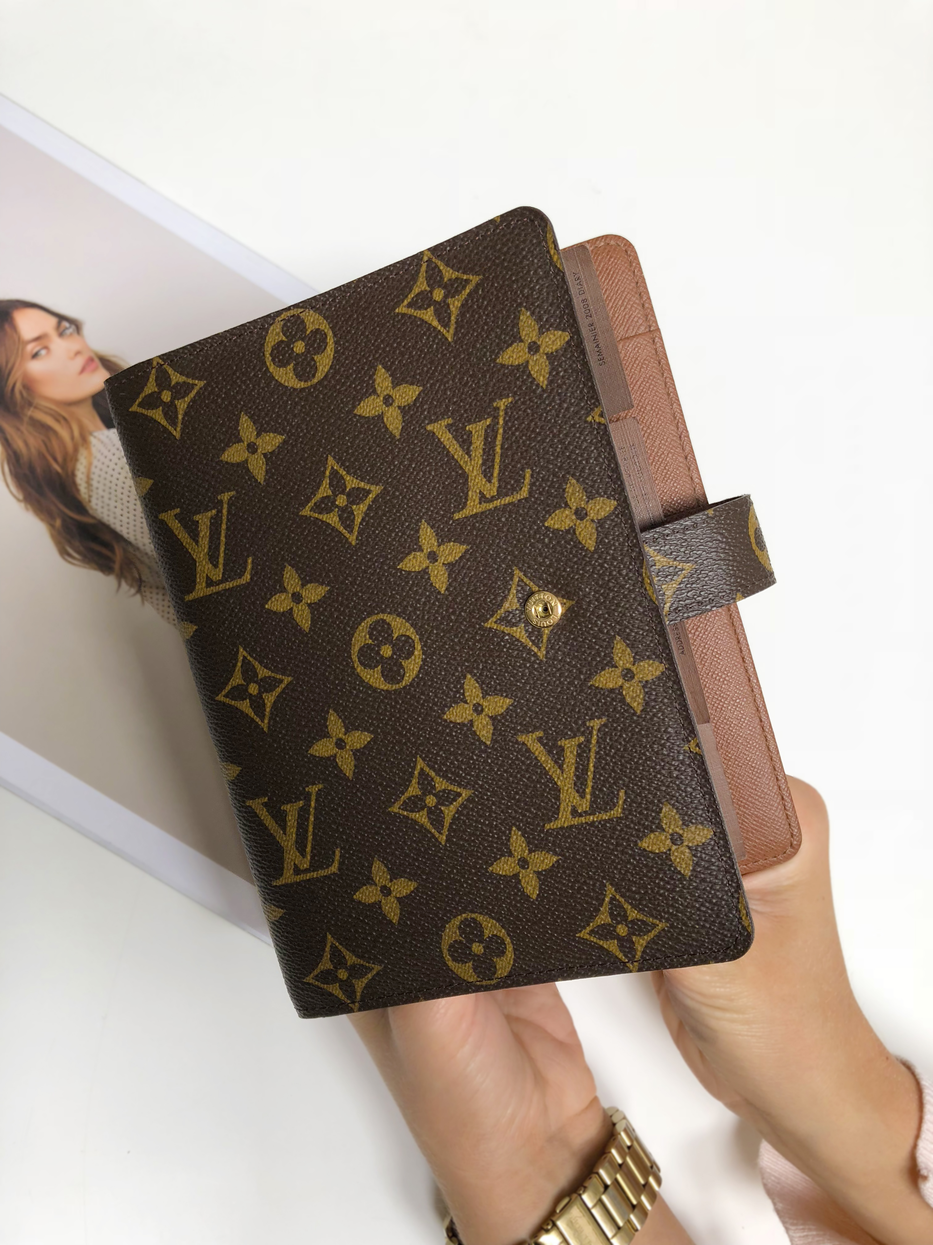 Vuitton - Agenda MM Monogram Canvas www.luxurybags.eu