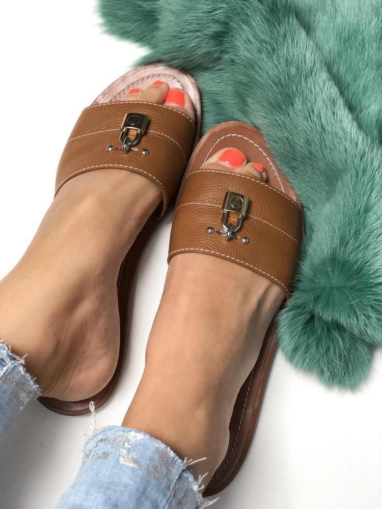 Louis Vuitton Lock It Flat Mule Cacao for Sale in Lynwood, CA - OfferUp