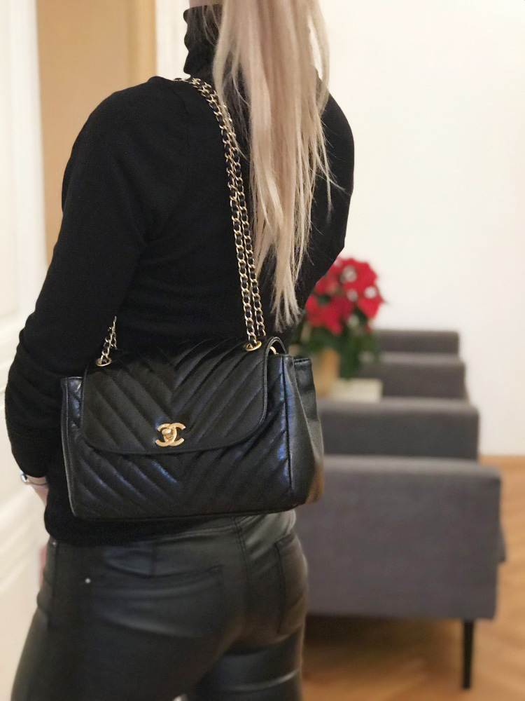 Chanel - Aged Lambskin Flap Bag Noir