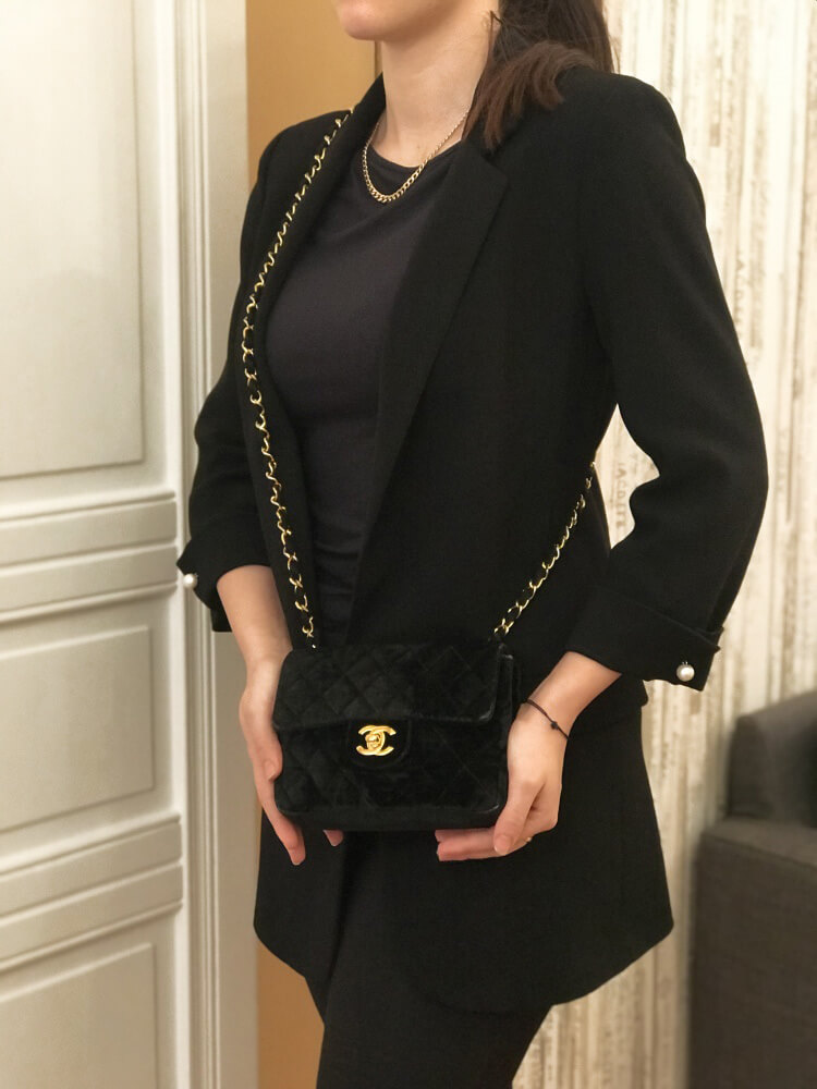 Chanel Velvet Chain Crossbody Bag Black www.luxurybags.eu