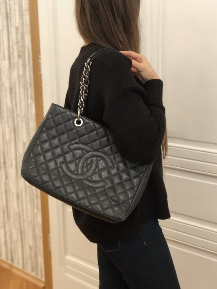 Chanel - Quilted Caviar Leather Shopping Bag Noir