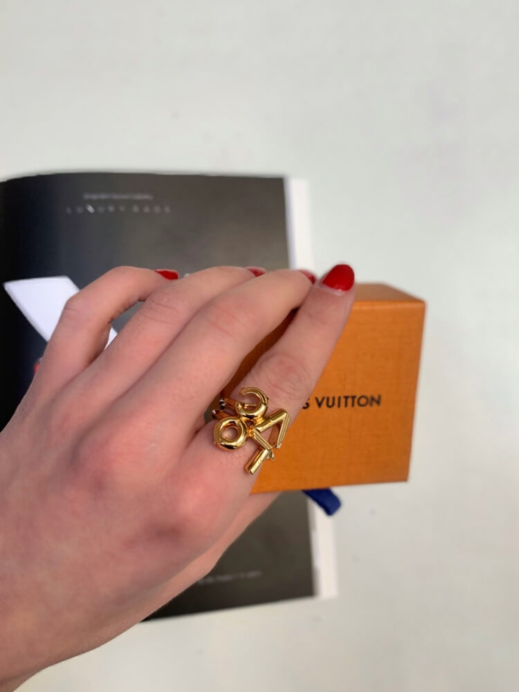 Louis Vuitton - LV & Me Love Ring M | www.luxurybags.eu