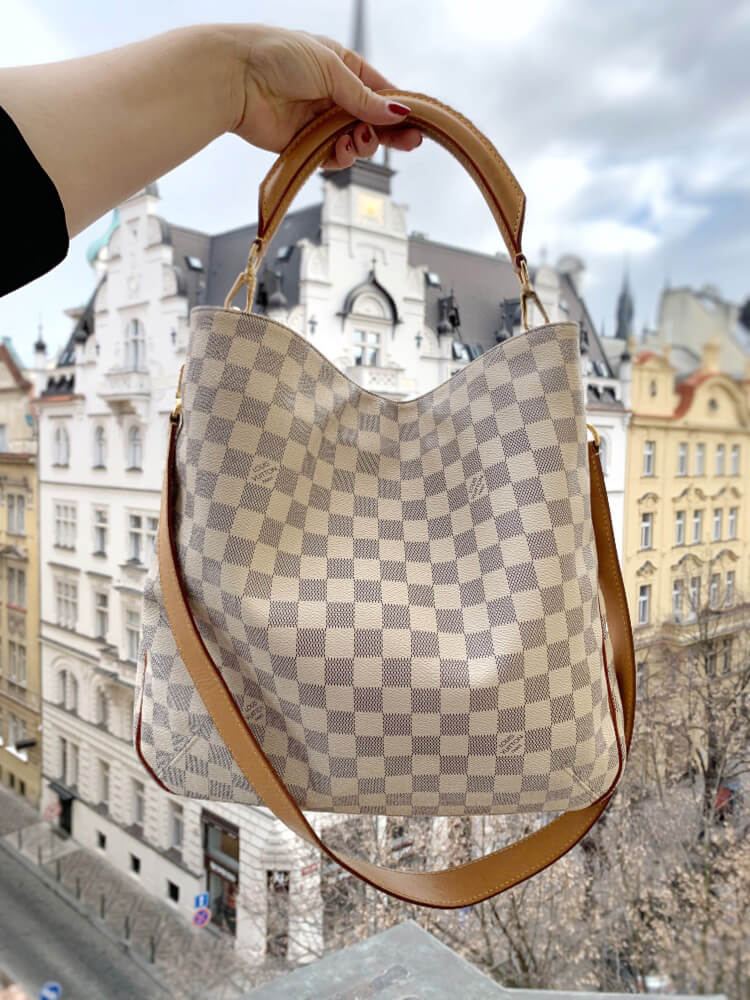 Louis Vuitton Damier Azur Womens Cream Leather Sneakers Gold Hardware 8 1/2  For Sale at 1stDibs