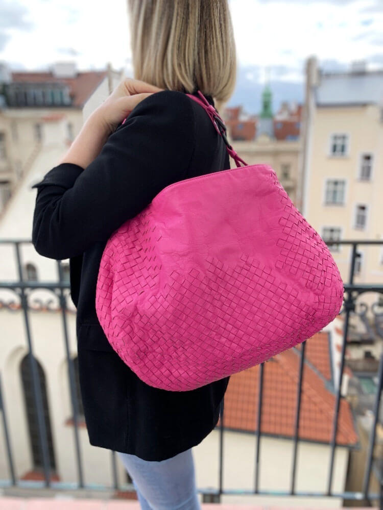Bottega Veneta - Intrecciato Leather Hobo Bag Pink