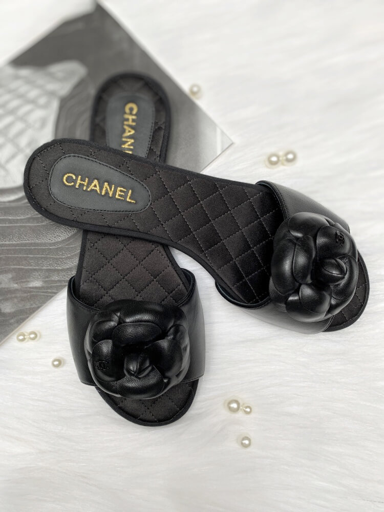 Chanel Shoe Camellia Black Leather Flowers w/ Pearls Sandal 40 / 10 Ne –  Mightychic