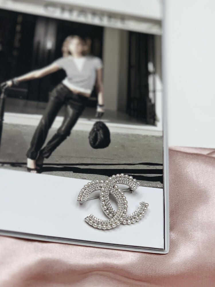 Chanel - CC Pearl & Crystal Brooch Silver