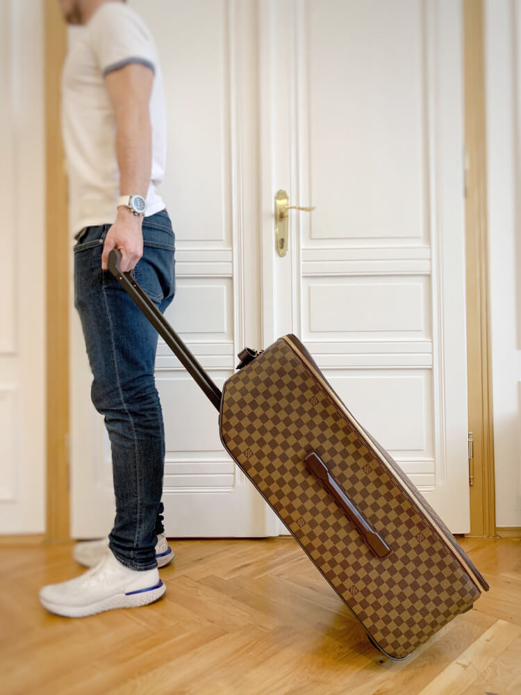 Louis vuitton pegase sales 70