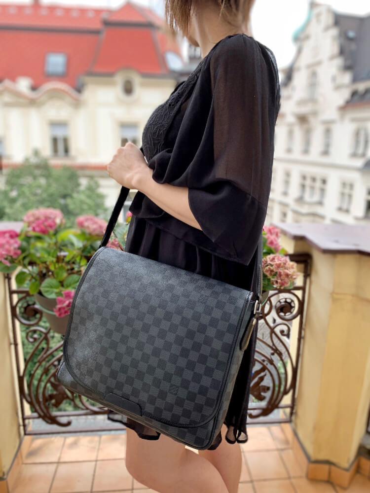 LOUIS VUITTON Damier Graphite Canvas and Calfskin Leather