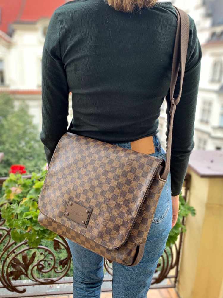 Louis Vuitton Brooklyn shoulder bag in ebene damier canvas and brown canvas