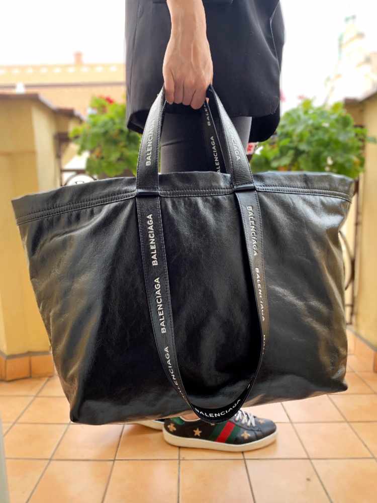 symbol Knogle Banyan Balenciaga - Carry Shopper M Calfskin Black | www.luxurybags.eu