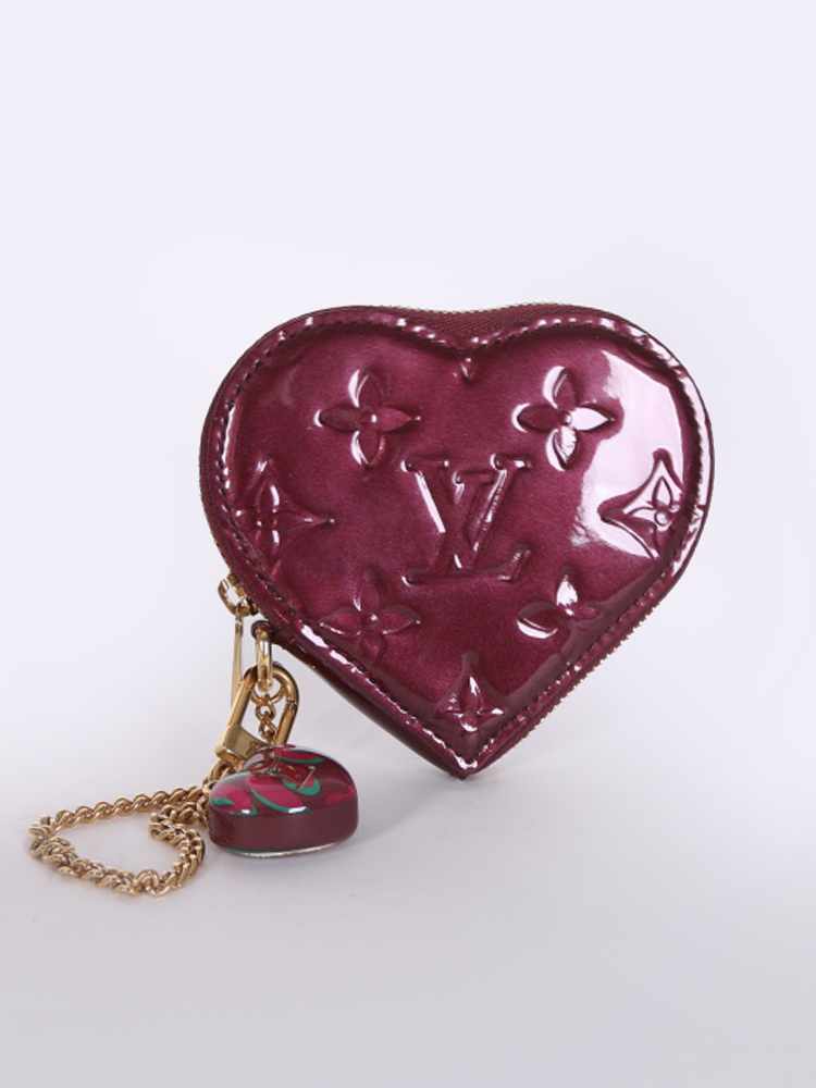 LOUIS VUITTON Vernis Heart Coin Purse Rouge Fauviste - MyDesignerly