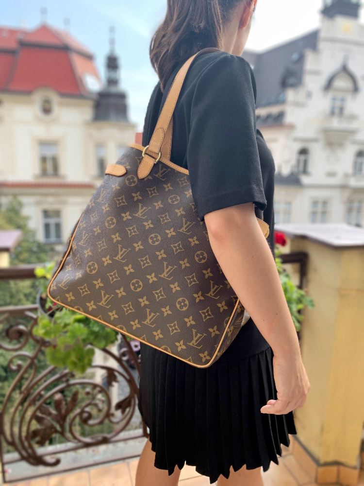 Louis Vuitton Batignolles Vertical Monogram Canvas Bag