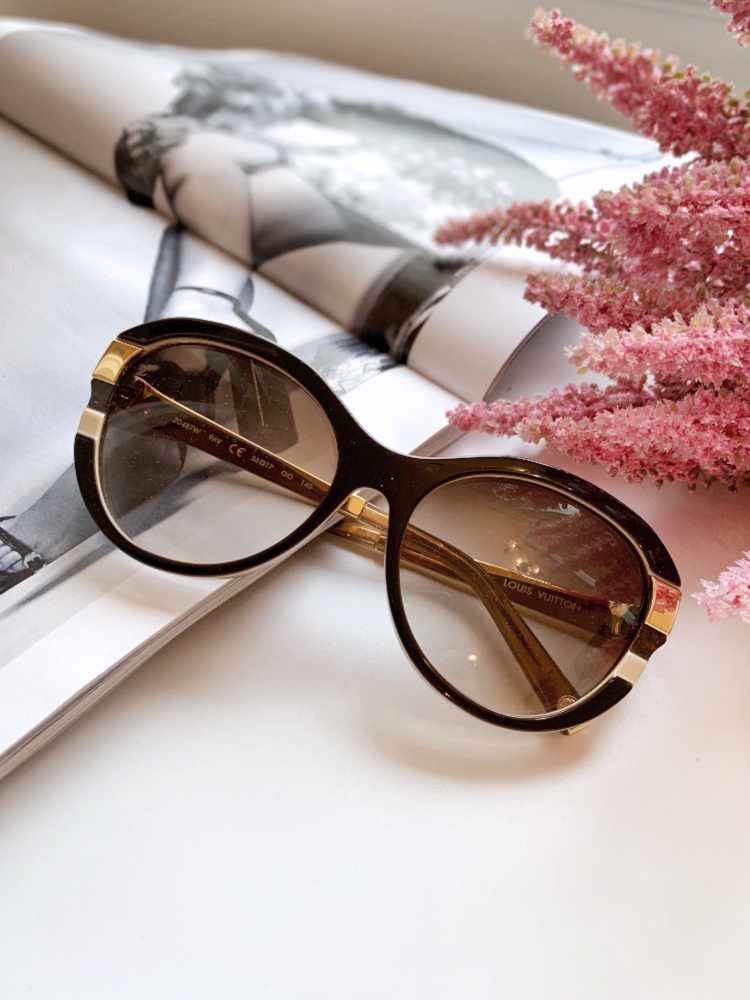 Louis Vuitton LV Petit soupçon Cat Eye Sunglasses