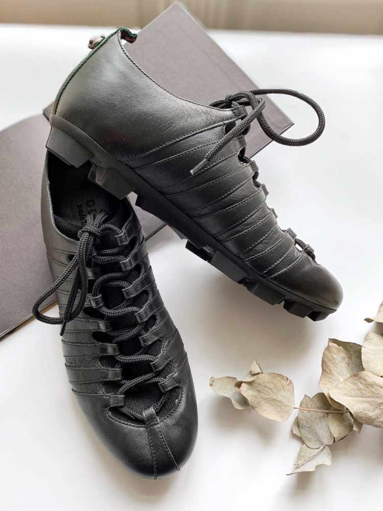 Gucci Titan Leather Football Boots in Black for Men