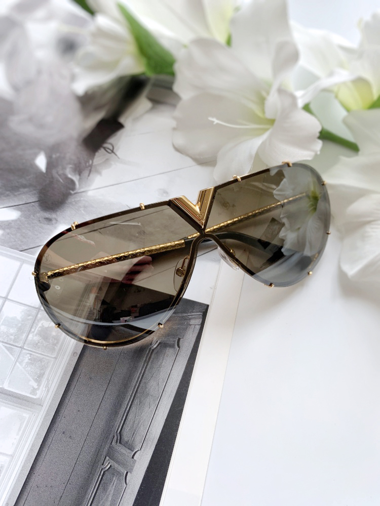 Louis Vuitton LV Drive Aviator Sunglasses Acetate and Metal Gold 1785591