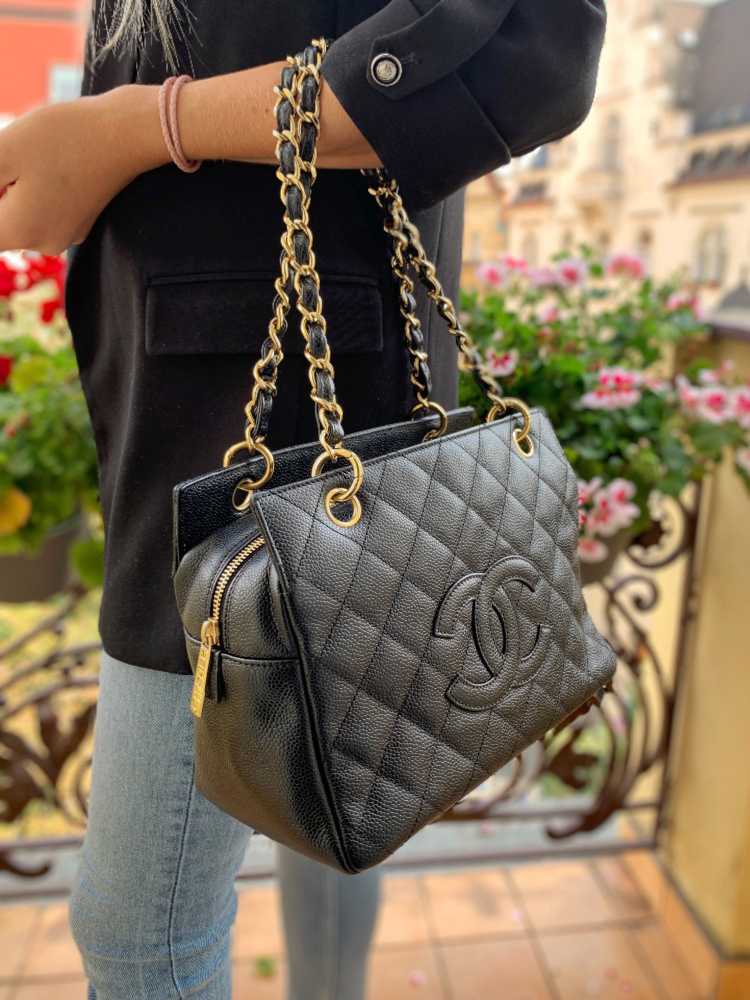 black chanel bag with silver chain necklace