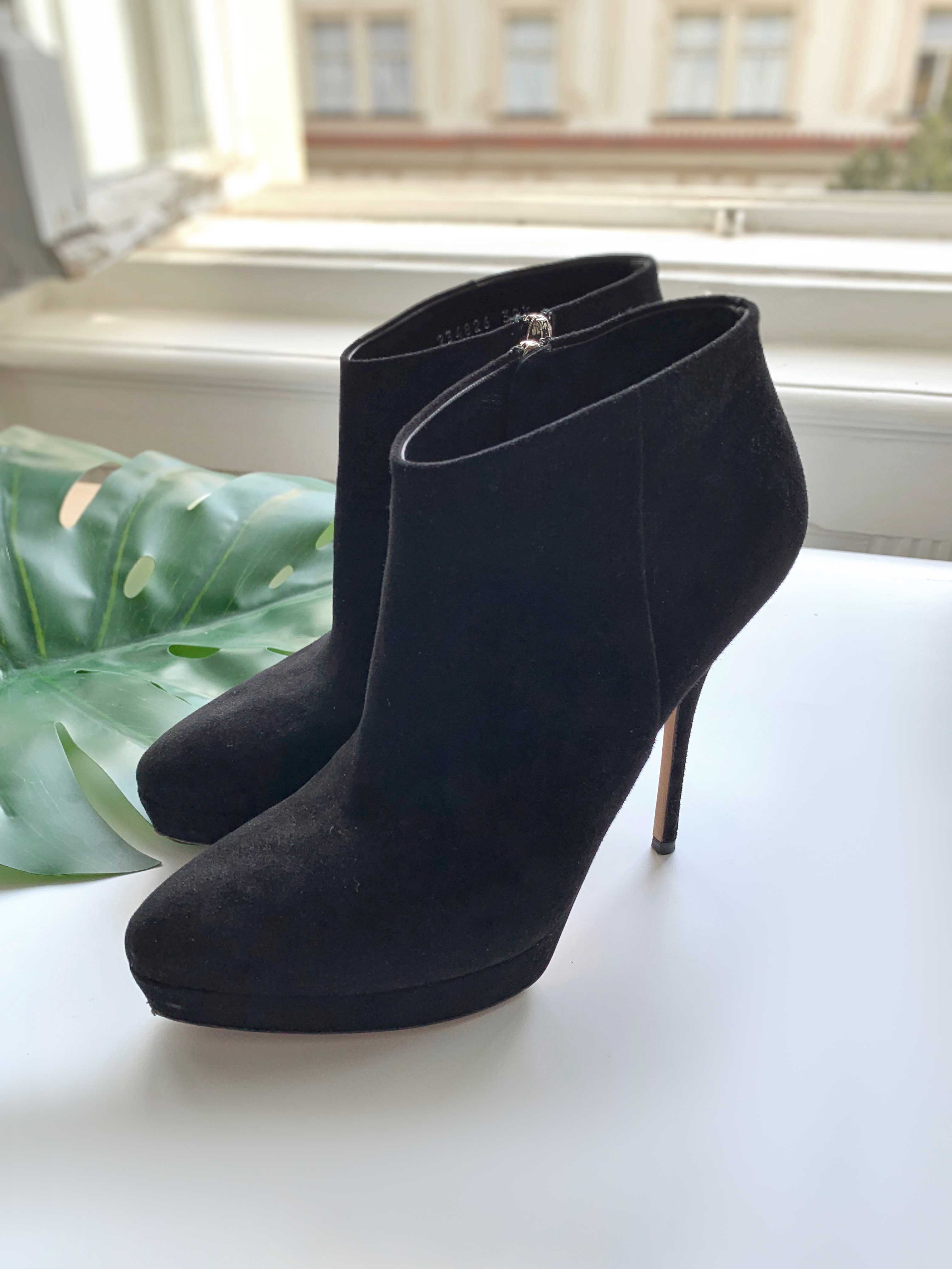 Gucci - Sofia Suede Ankle High Heel Boots Black 39,5 