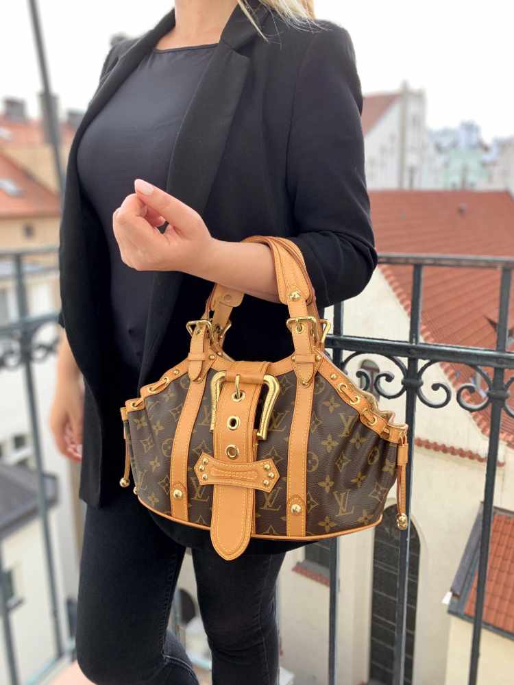Louis Vuitton Theda Shoulder Bags for Women