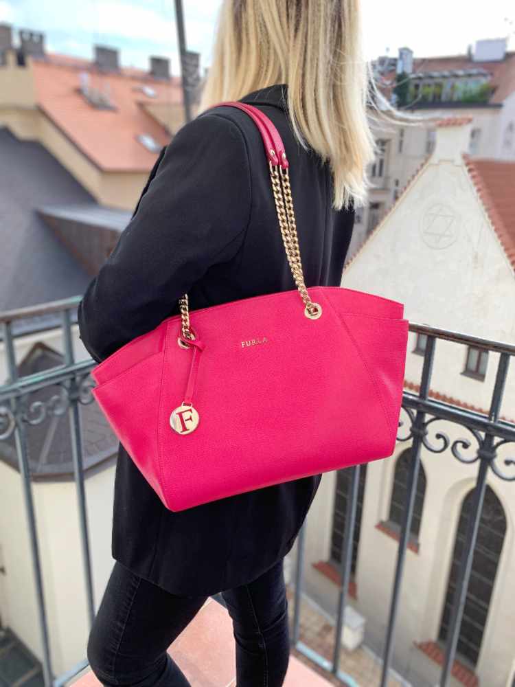 Amuseren voertuig Troosteloos Furla - Julia Medium Saffiano Leather Tote Fuchsia | www.luxurybags.eu