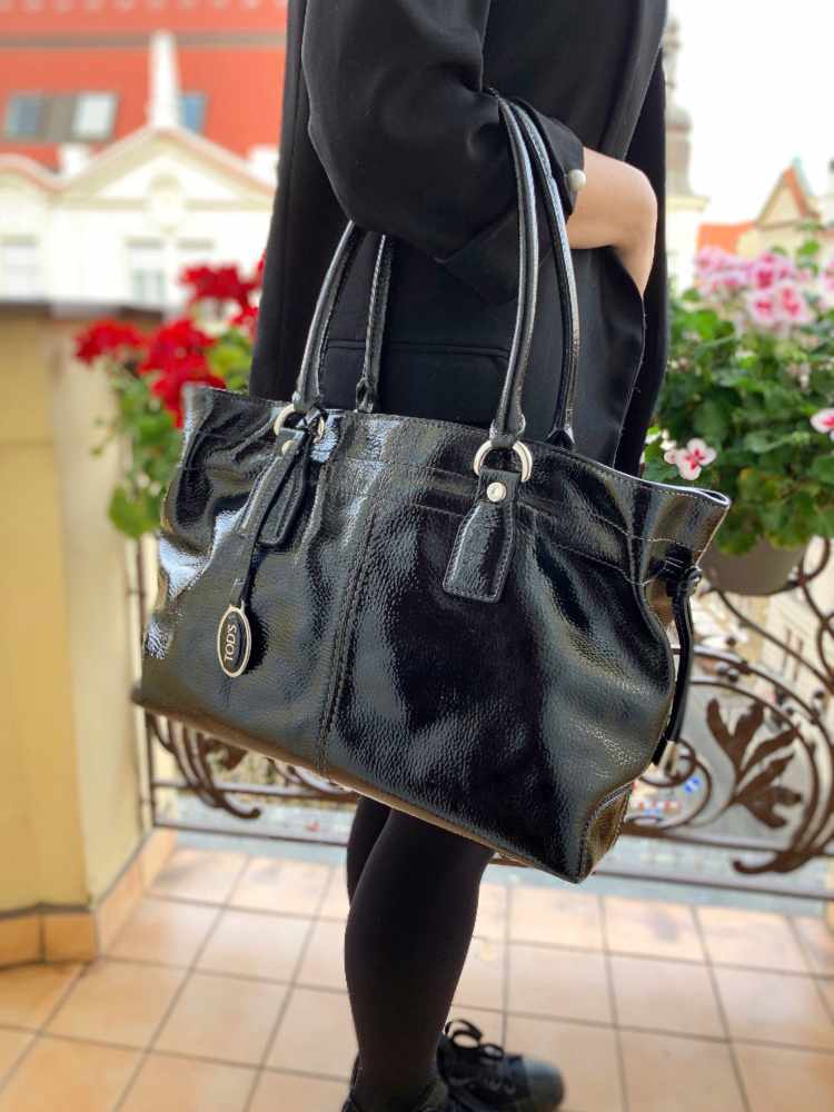 Tod's - Patent Leather Tote Black