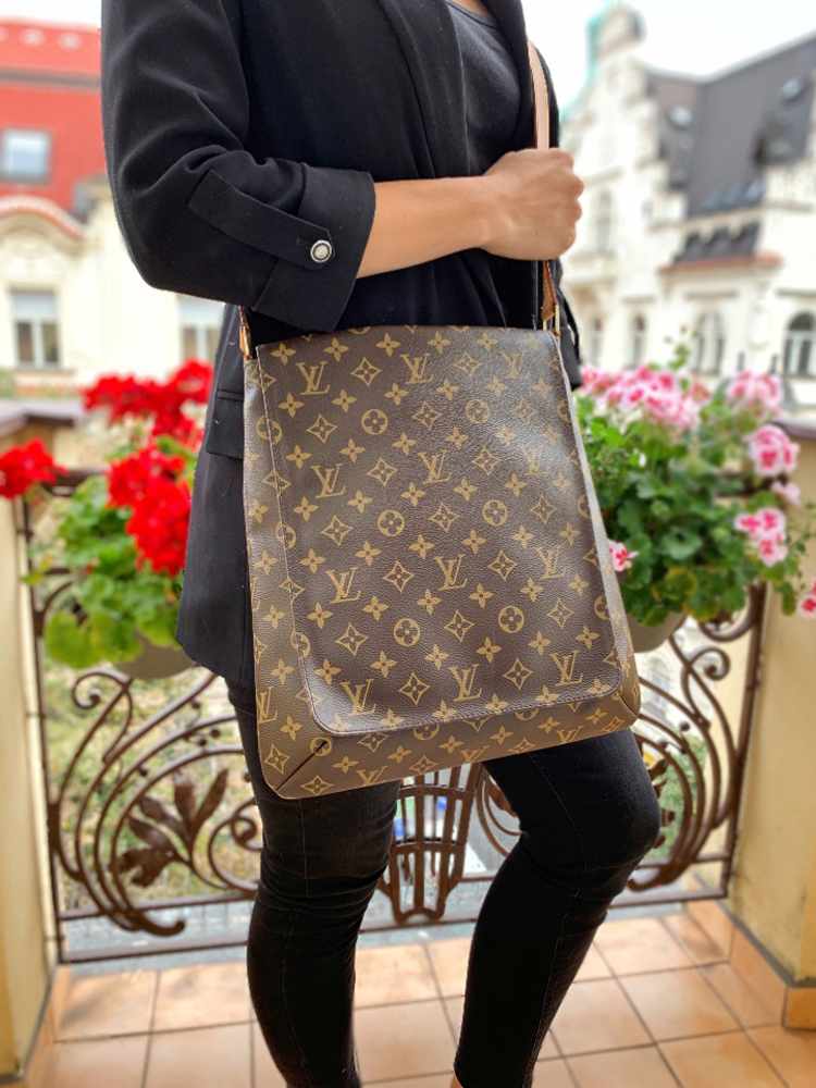 LOUIS VUITTON Monogram Canvas Musette Large Crossbody Bag