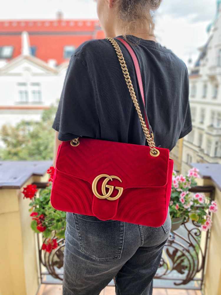 Gucci GG Velvet Round Shoulder Bag in Red