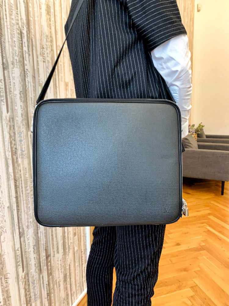 Louis Vuitton - Odessa Taiga Leather Briefcase Ardoise