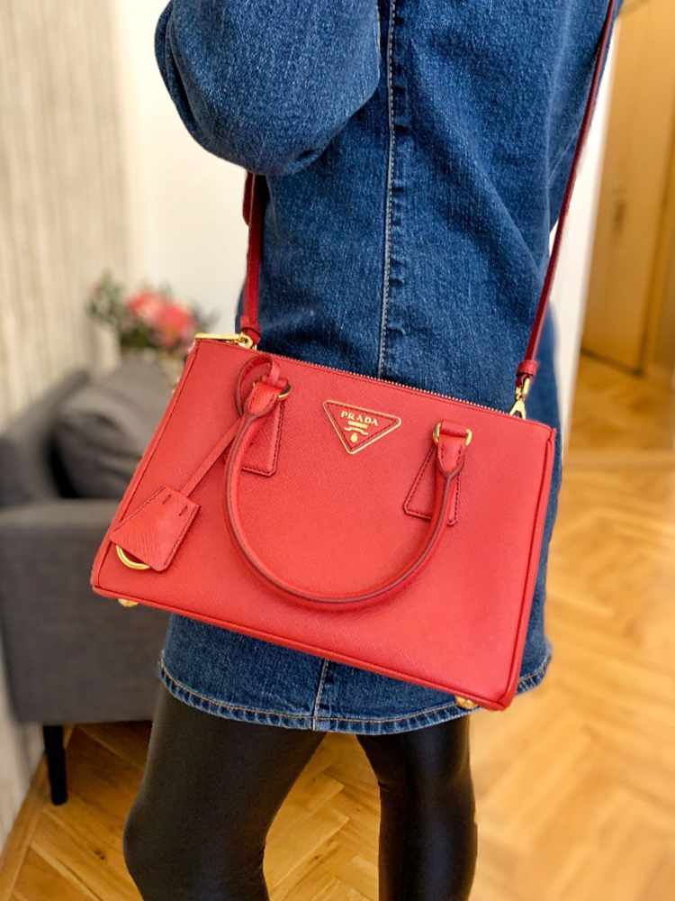 Prada outlet fuoco saffiano