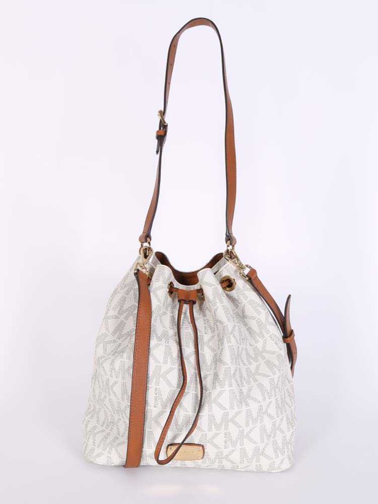 Michael Kors Jules Large MK Signature Drawstring Bucket Bag Vanilla www.luxurybags.eu