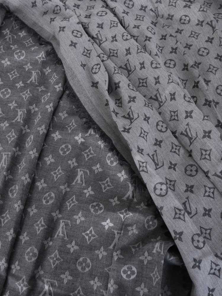 Louis Vuitton Monogram Essential Stole Grey Cotton