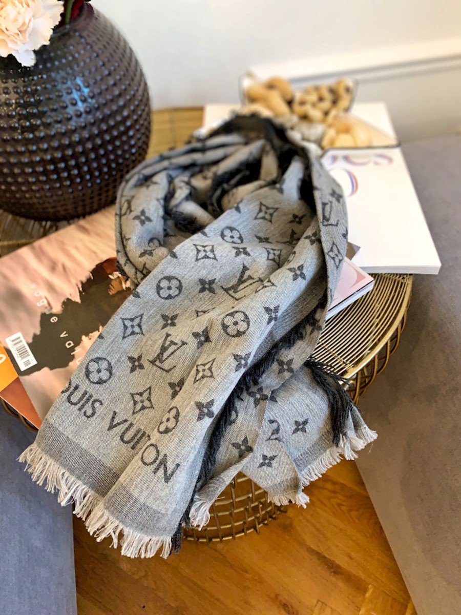 Louis Vuitton Monogram Essential Stole