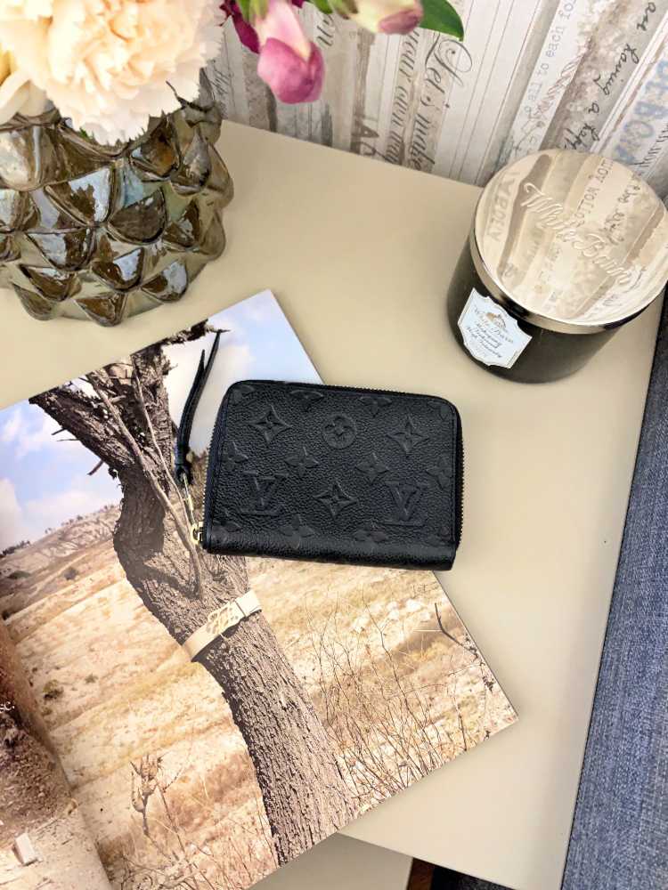 Louis Vuitton - Secret Monogram Empreinte Leather Compact Wallet Bleu  Infini