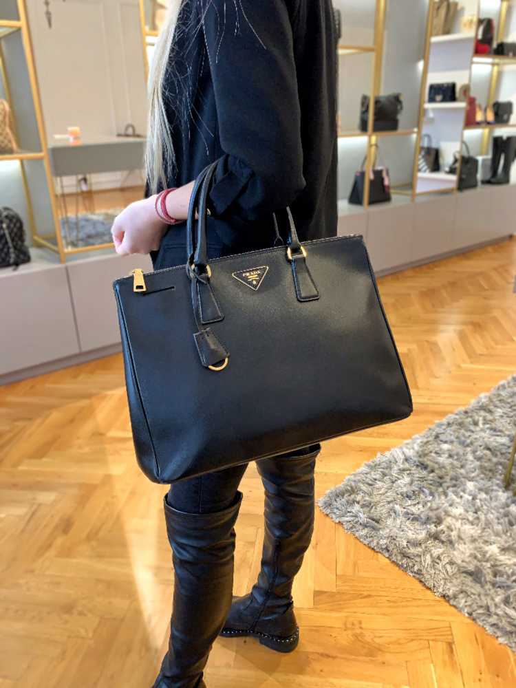 Saffiano Leather Tote Bag in Black - Prada