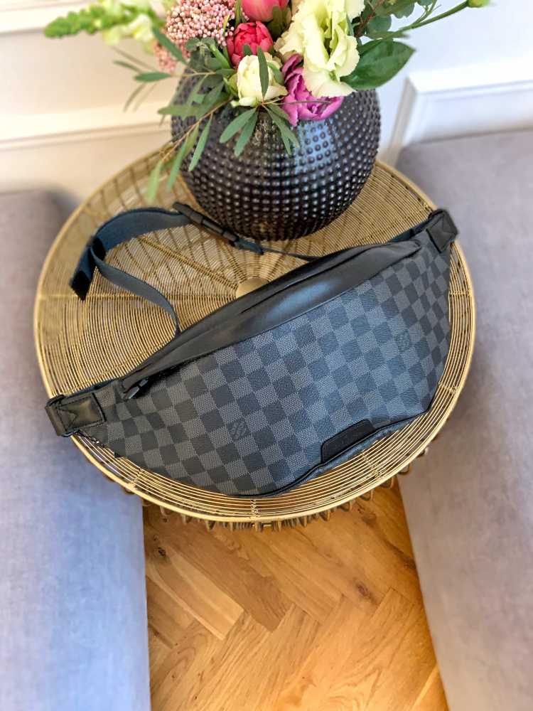 Louis Vuitton - Discovery Damier Graphite Canvas Bumbag