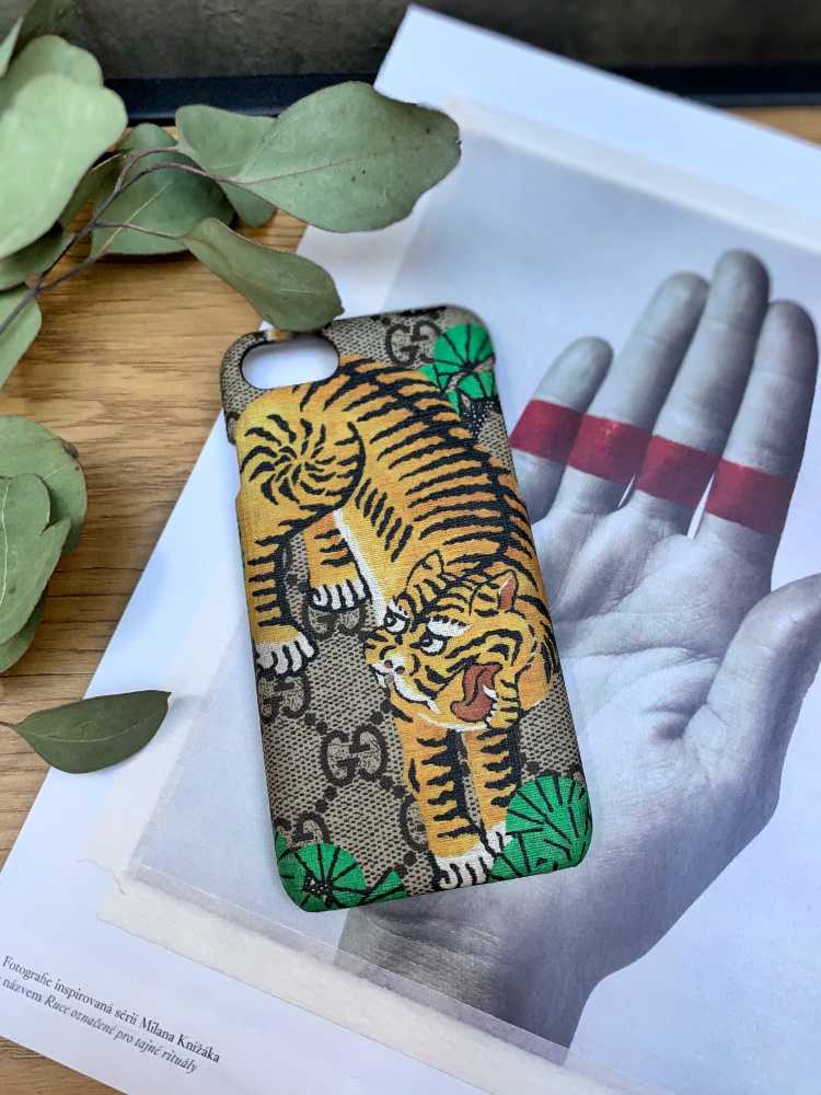 Gucci - Bengal Tiger GG Supreme iPhone 6 Case www.luxurybags.eu