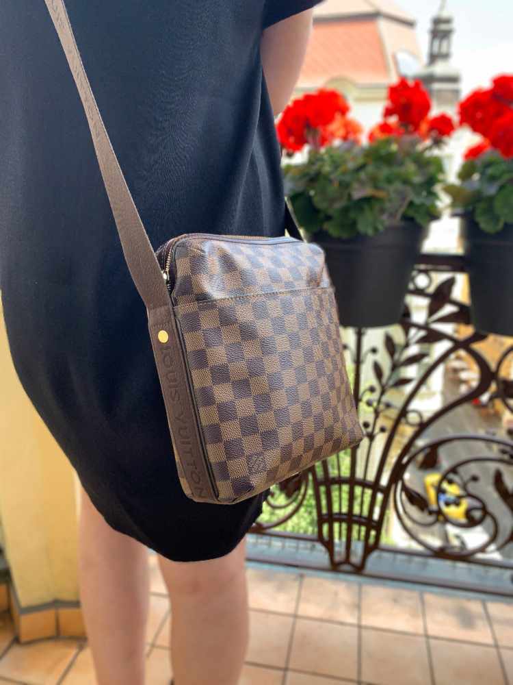 louis vuitton monogram trotteur beaubourg